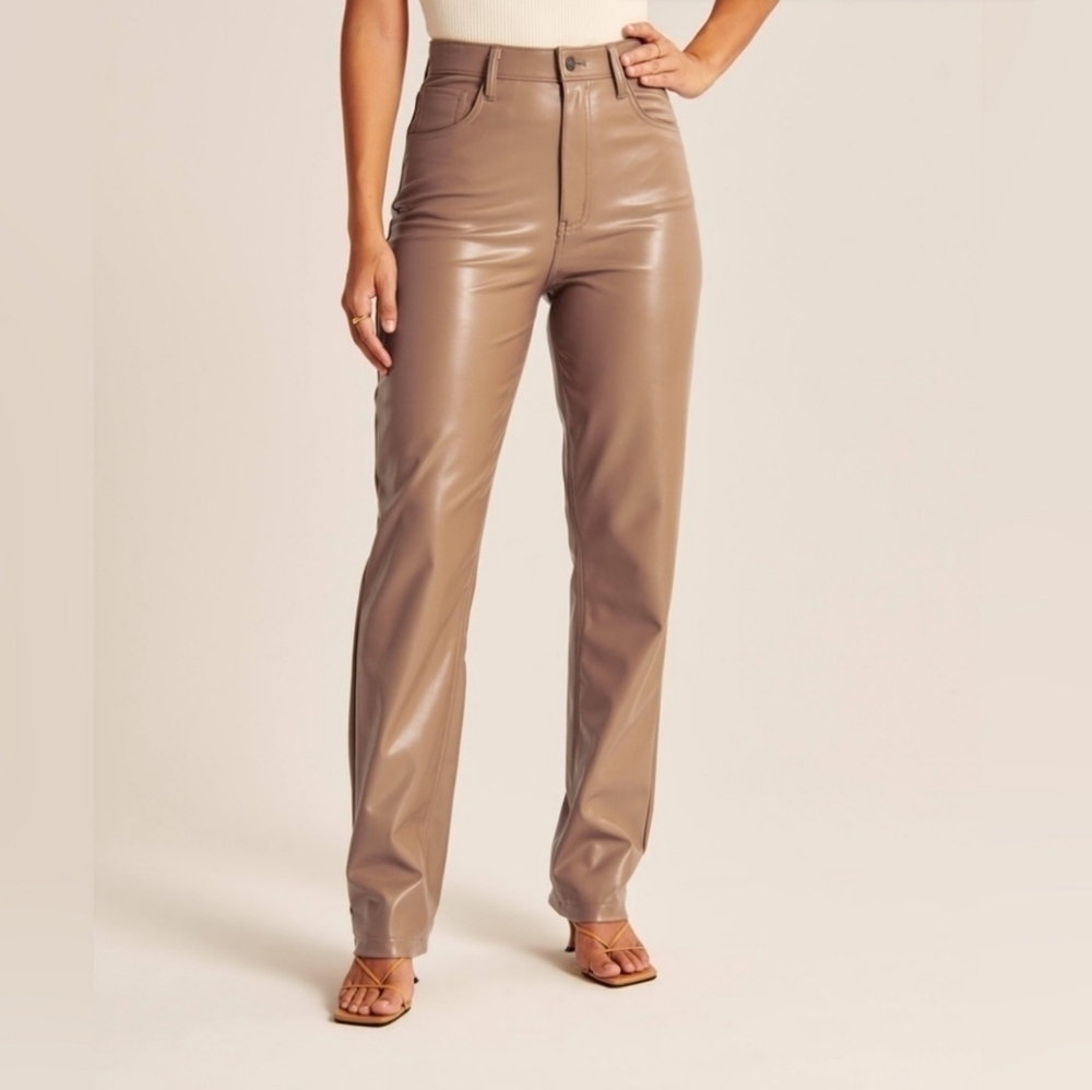 NWT Abercrombie & Fitch 90s Straight Ultra High Rise Vegan Leather Pants 31 12